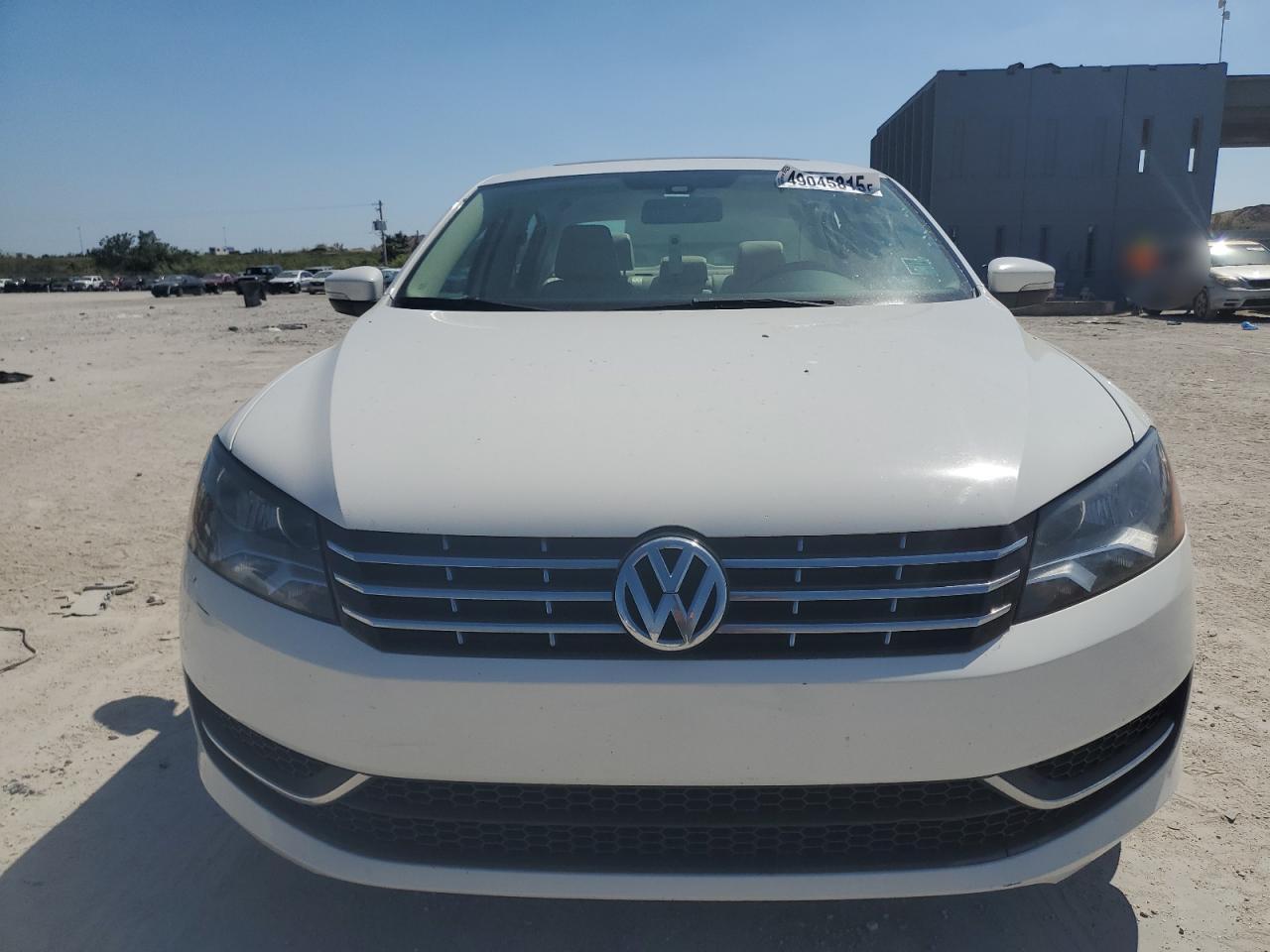 2015 Volkswagen Passat - Image 5