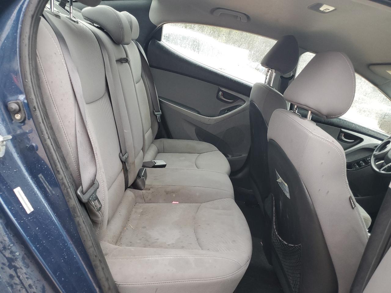 2015 Hyundai Elantra - Image 10
