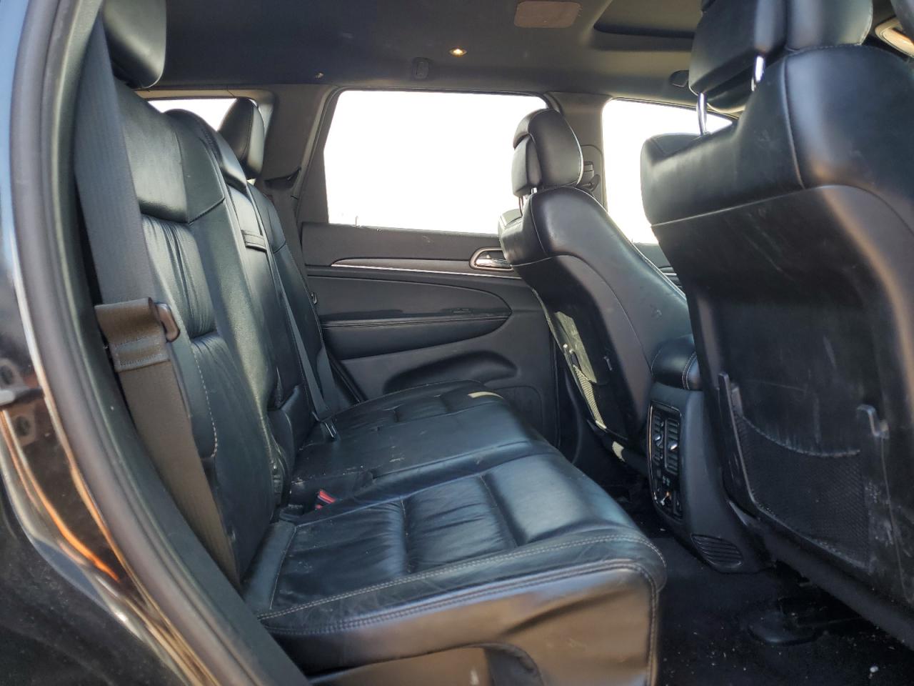 2016 Jeep Grand Cherokee - Image 11