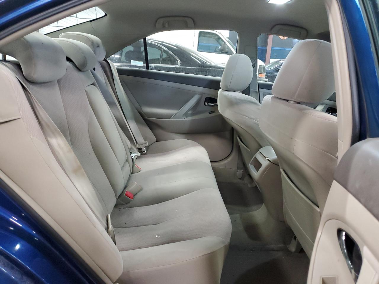 2011 Toyota Camry - Image 10