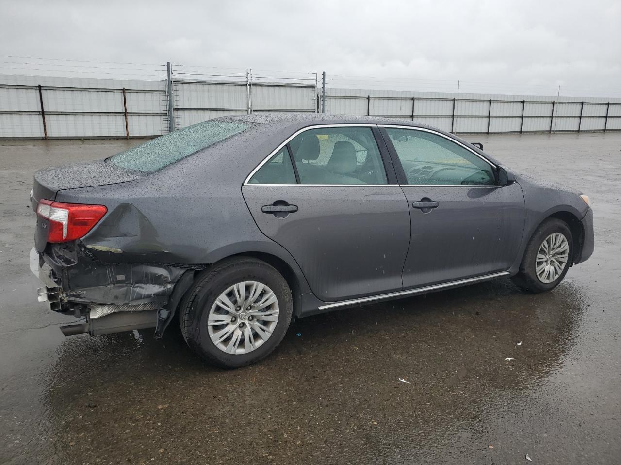 2014 Toyota Camry - Image 3