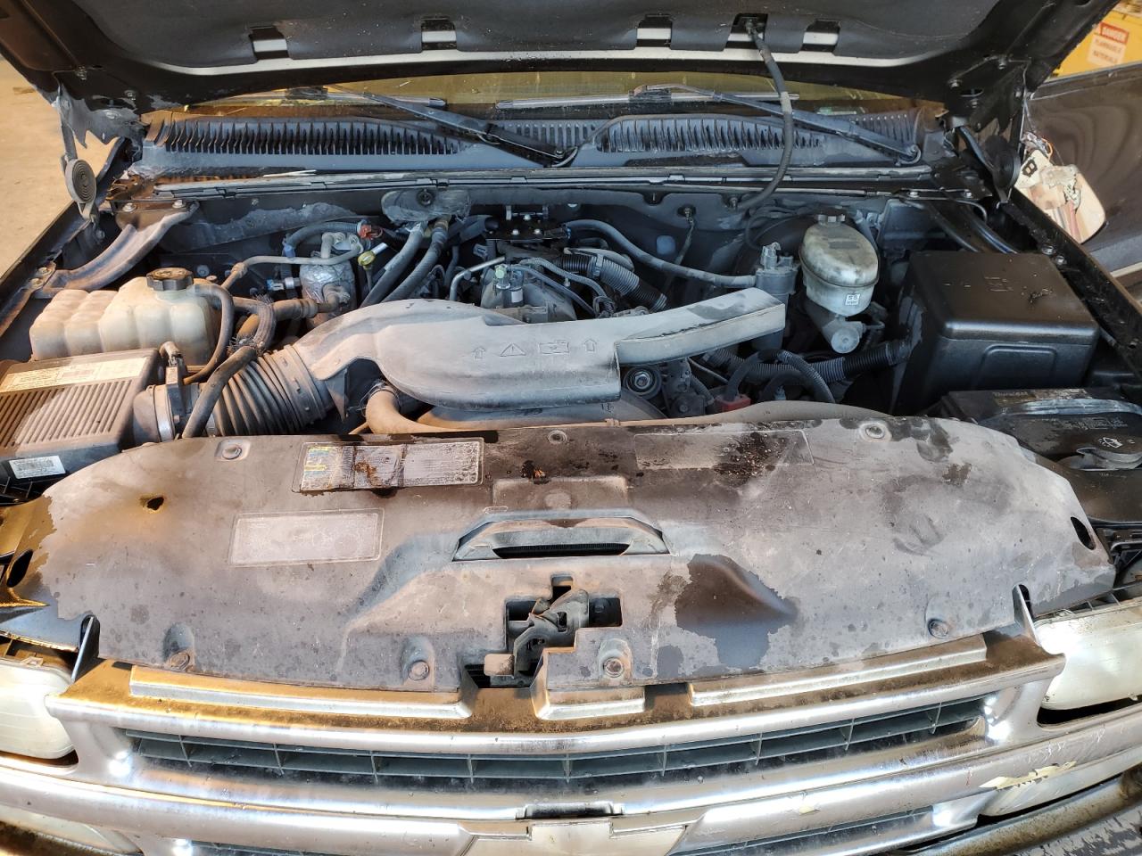 2003 Chevrolet Tahoe - Image 13