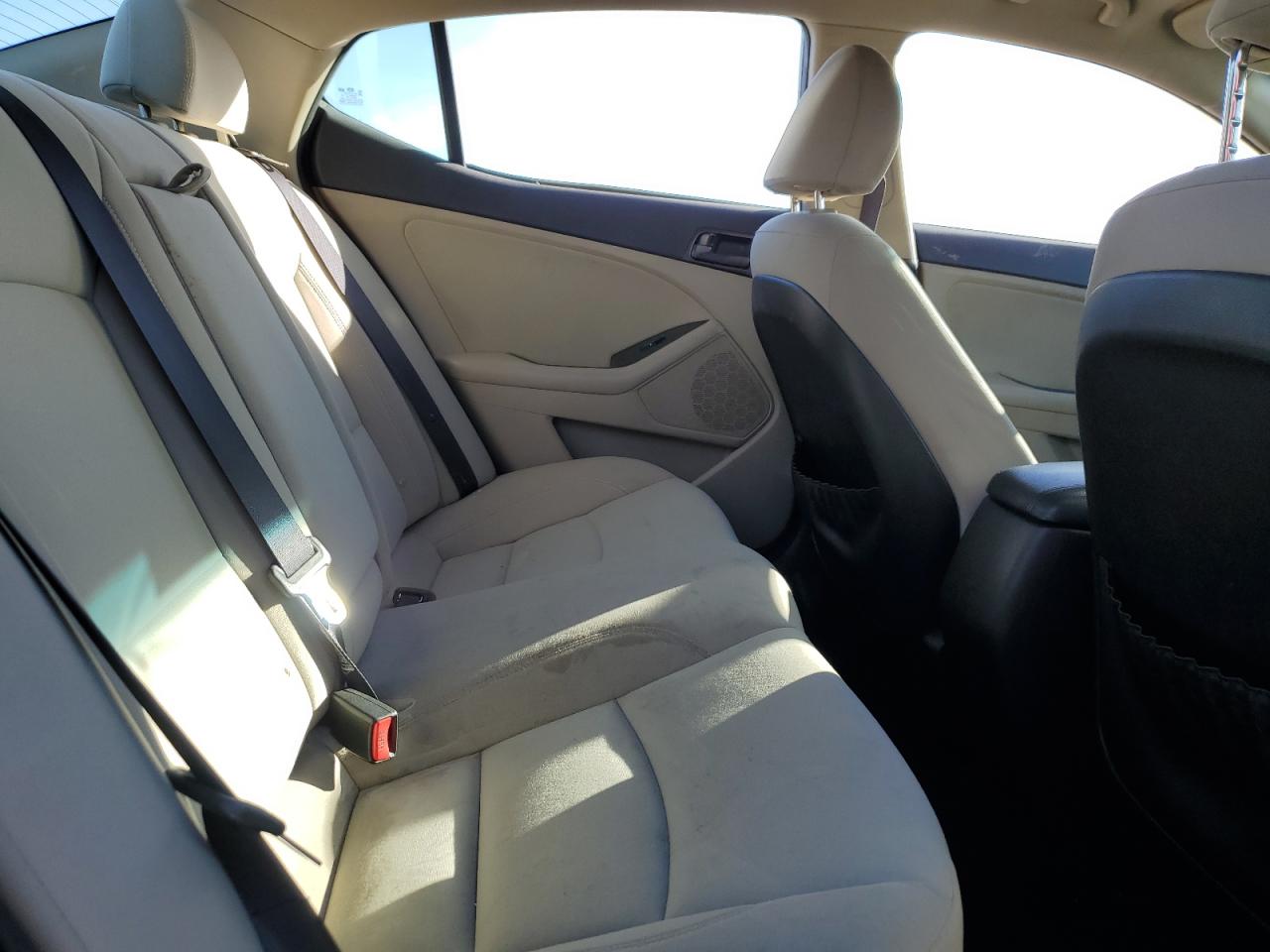 2015 Kia Optima - Image 10