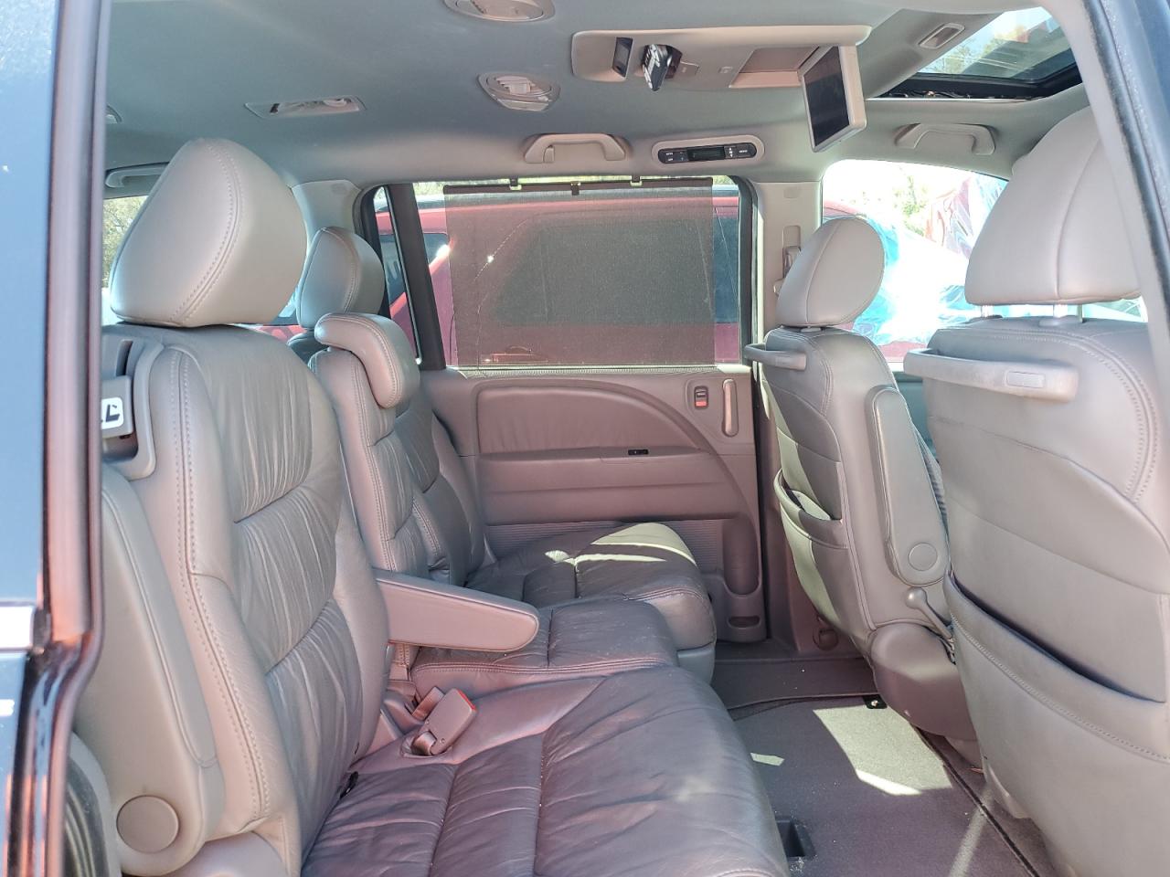 2010 Honda Odyssey - Image 11