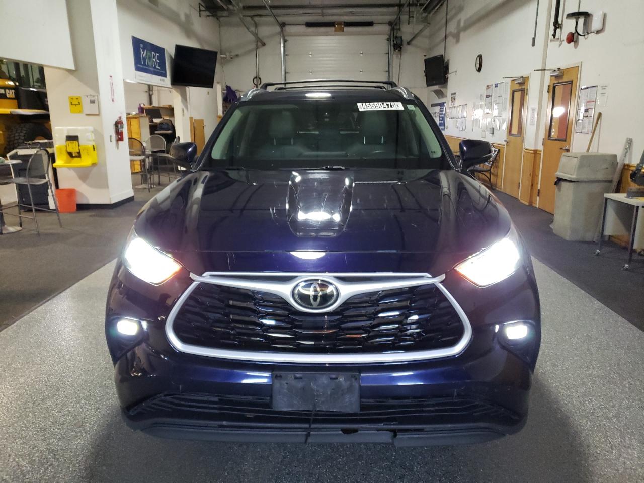 2021 Toyota Highlander - Image 5