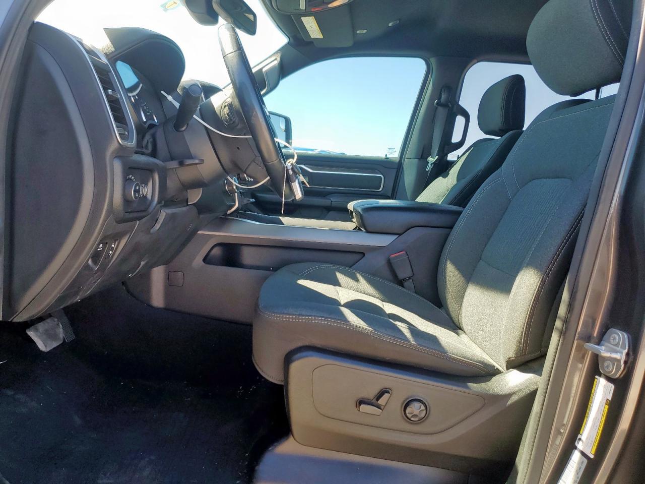 2019 RAM 1500 - Image 7