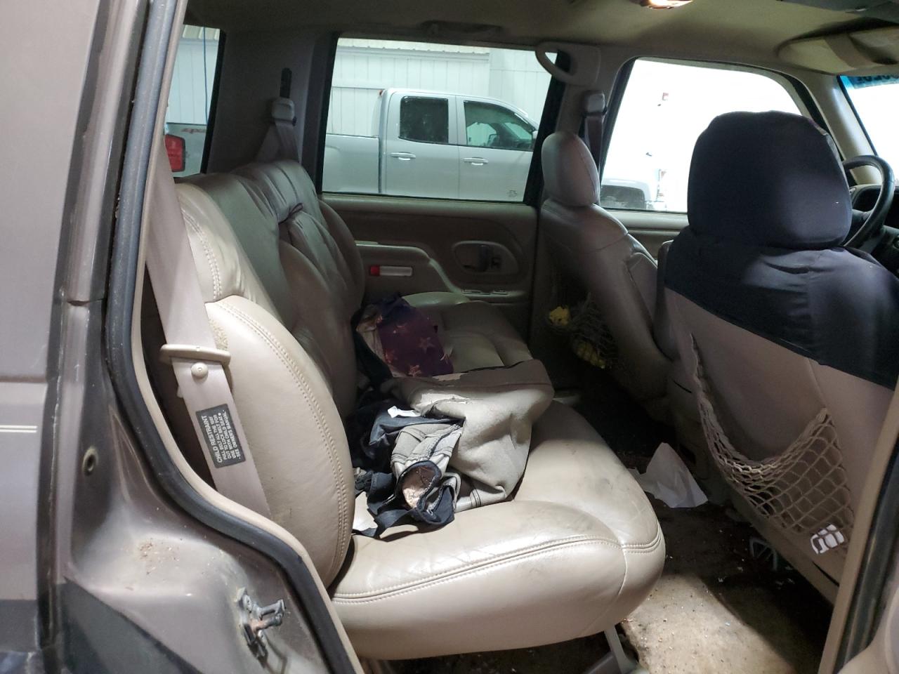 1998 Chevrolet Tahoe - Image 12