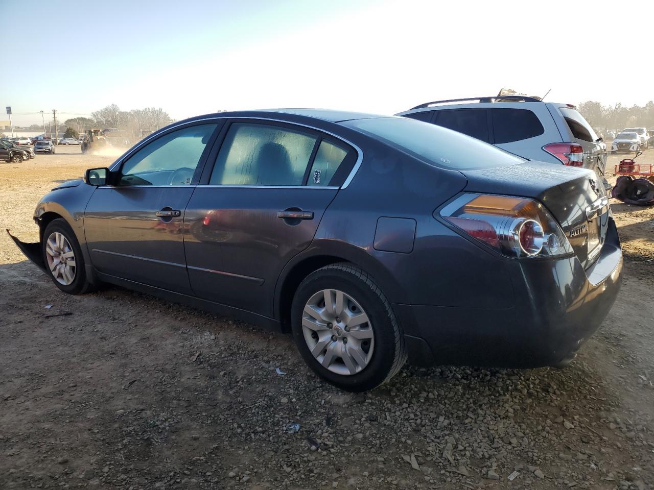 2010 Nissan Altima - Image 2