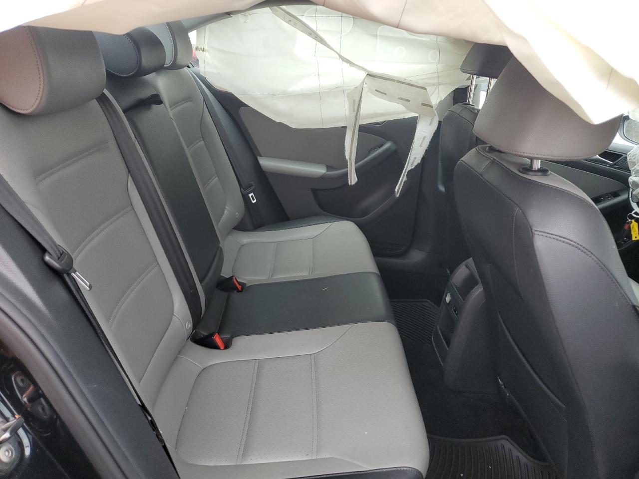 2014 Volkswagen Jetta - Image 10