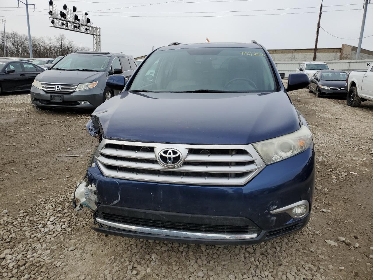 2012 Toyota Highlander - Image 5