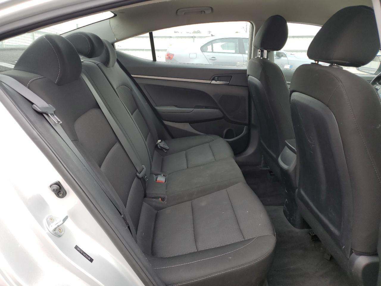 2018 Hyundai Elantra - Image 10