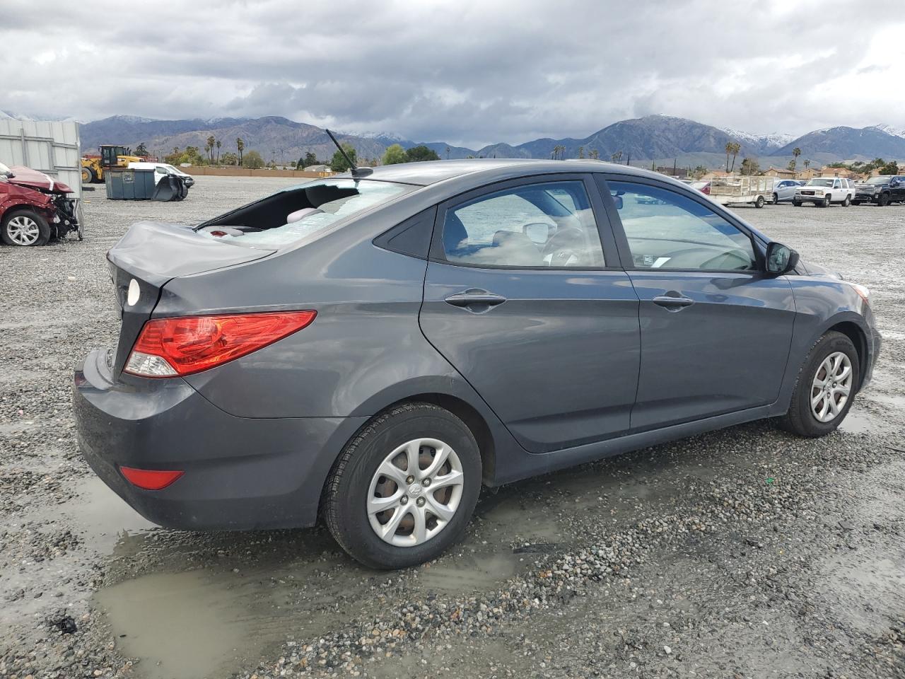 2013 Hyundai Accent - Image 3