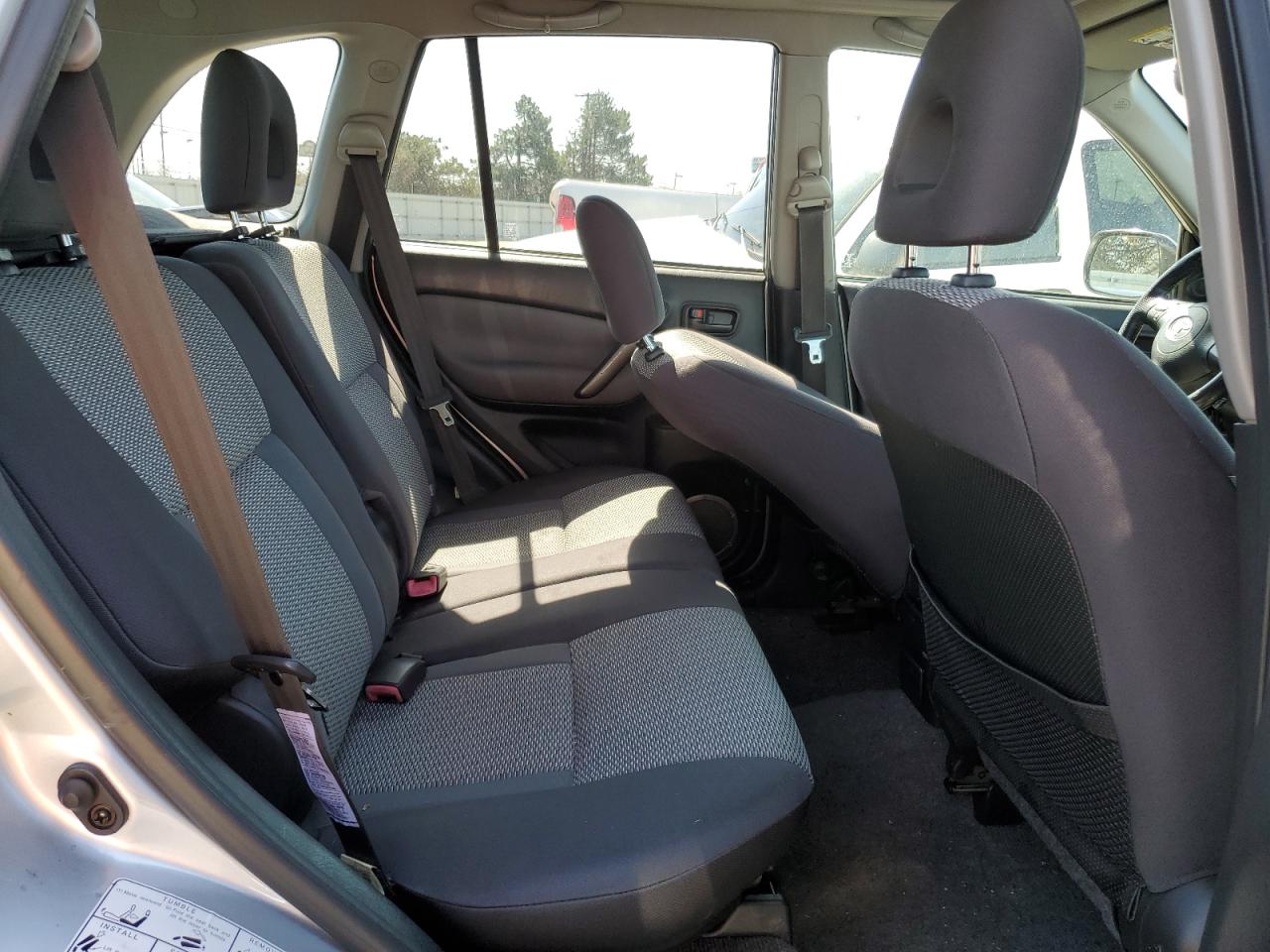 2005 Toyota RAV 4 - Image 11
