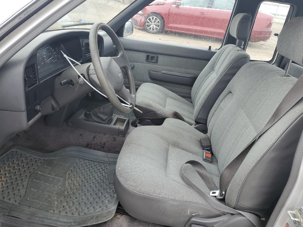 1990 Toyota Pickup - Image 7