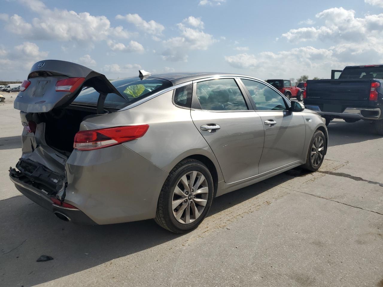 2017 Kia Optima - Image 3