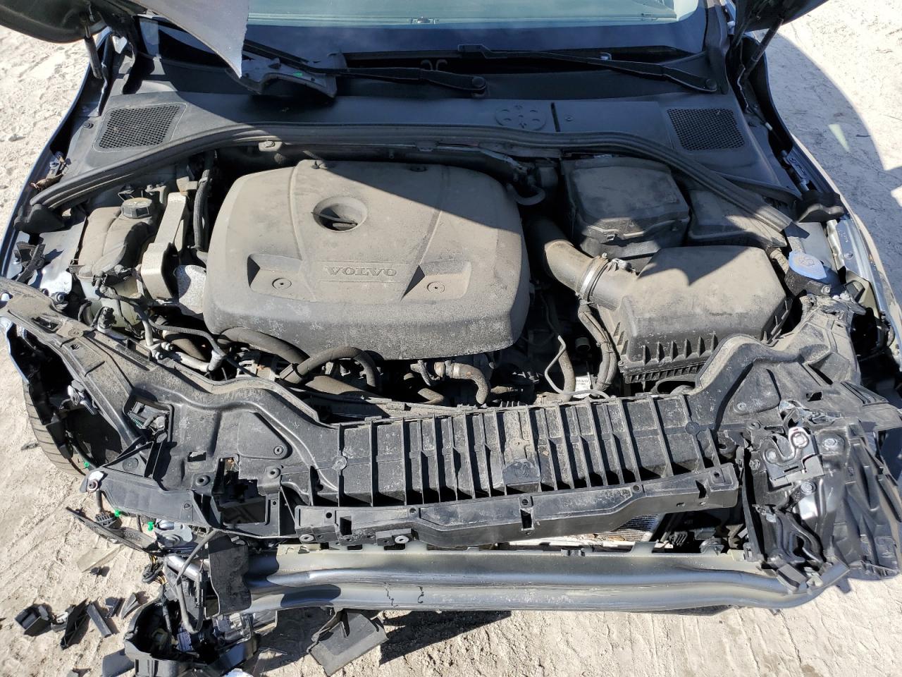 2018 Volvo S60 - Image 11