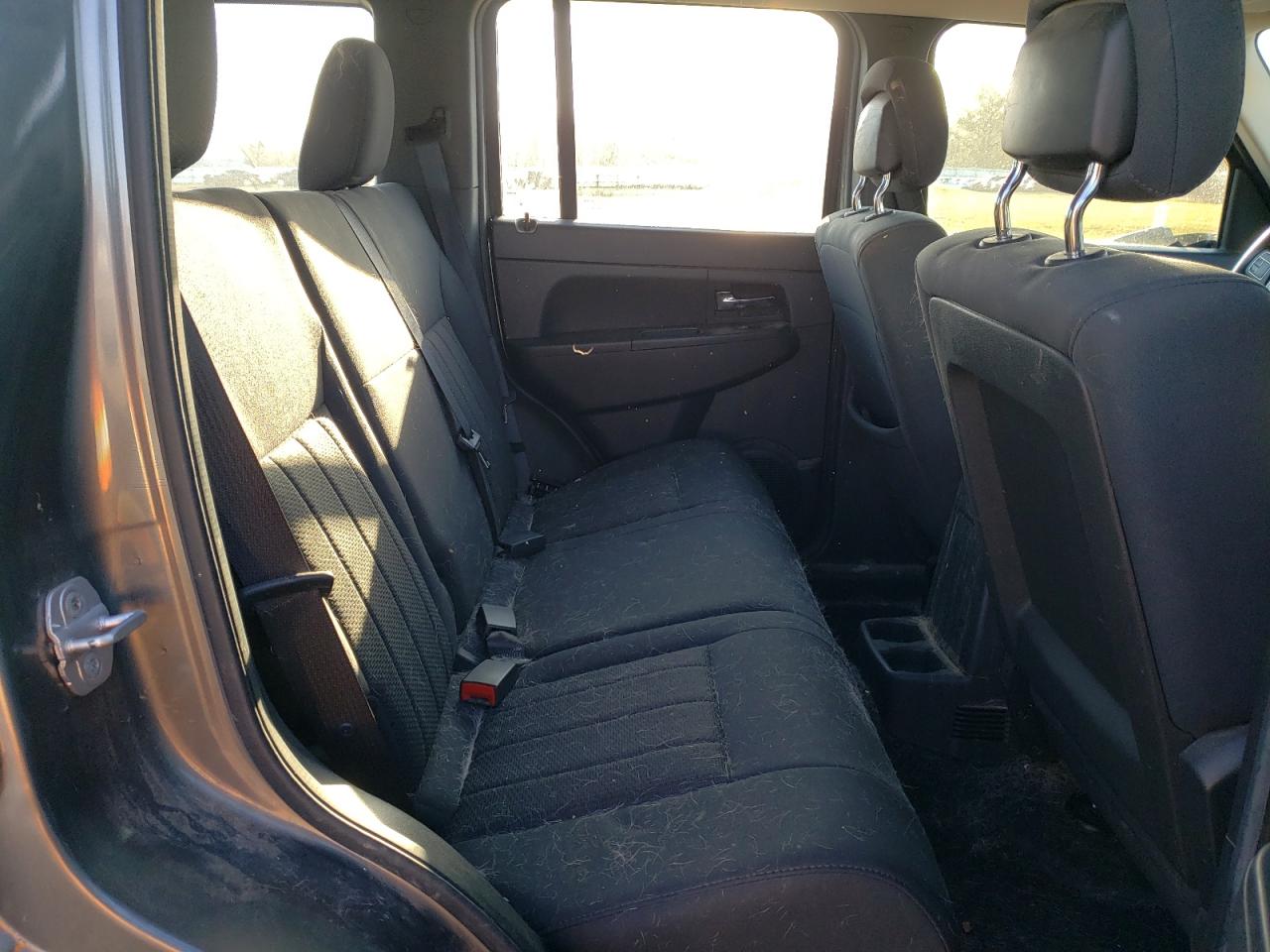 2012 Jeep Liberty (North America) - Image 12
