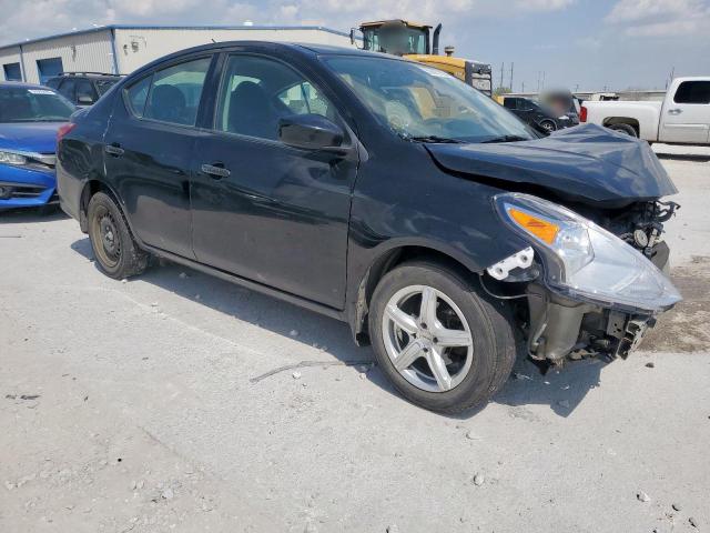  NISSAN VERSA 2018 Czarny