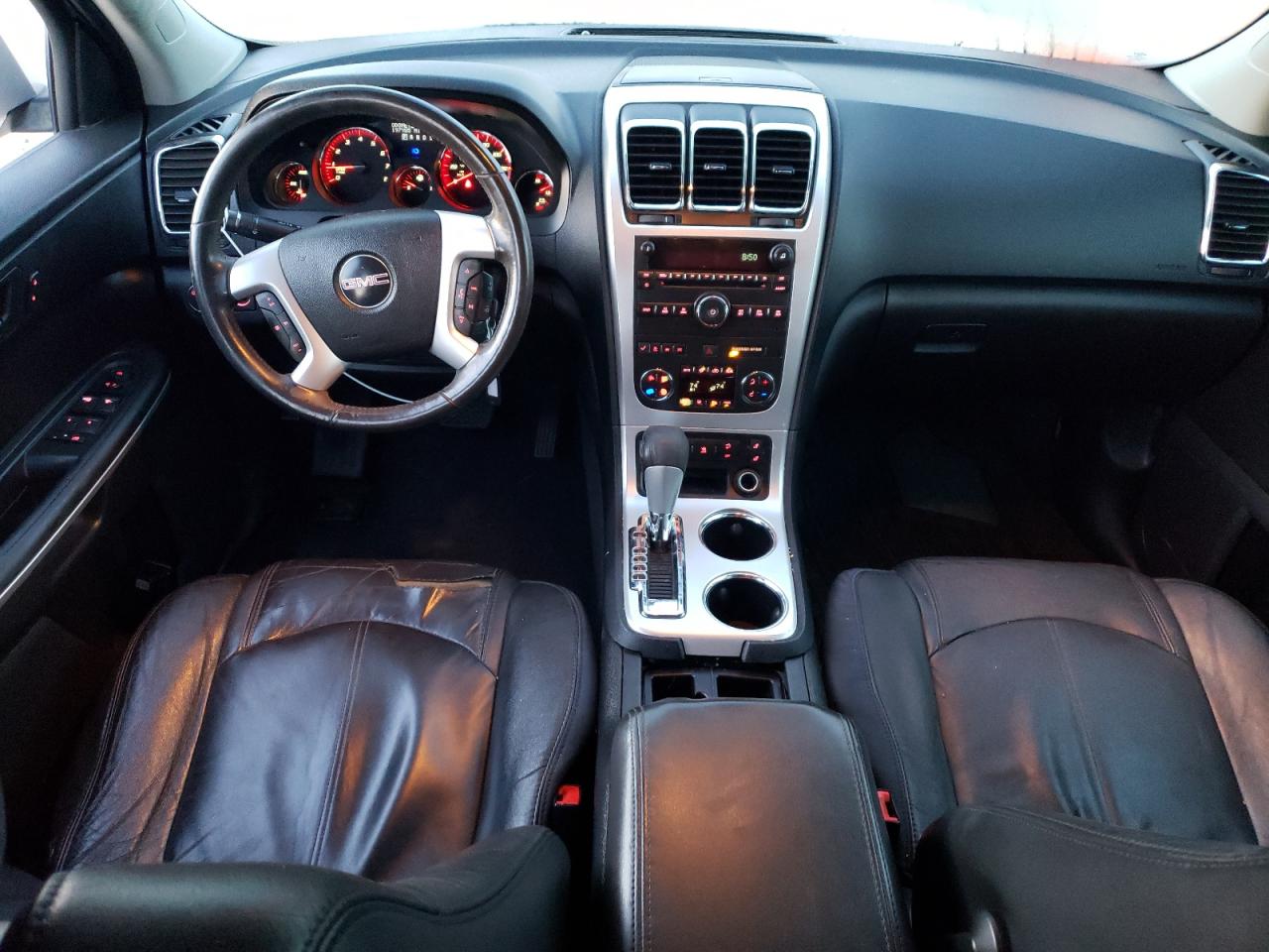 2010 GMC Acadia - Image 8