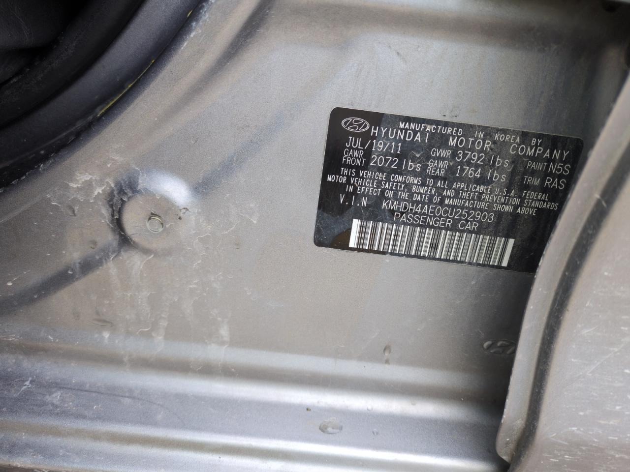 2012 Hyundai Elantra - Image 12