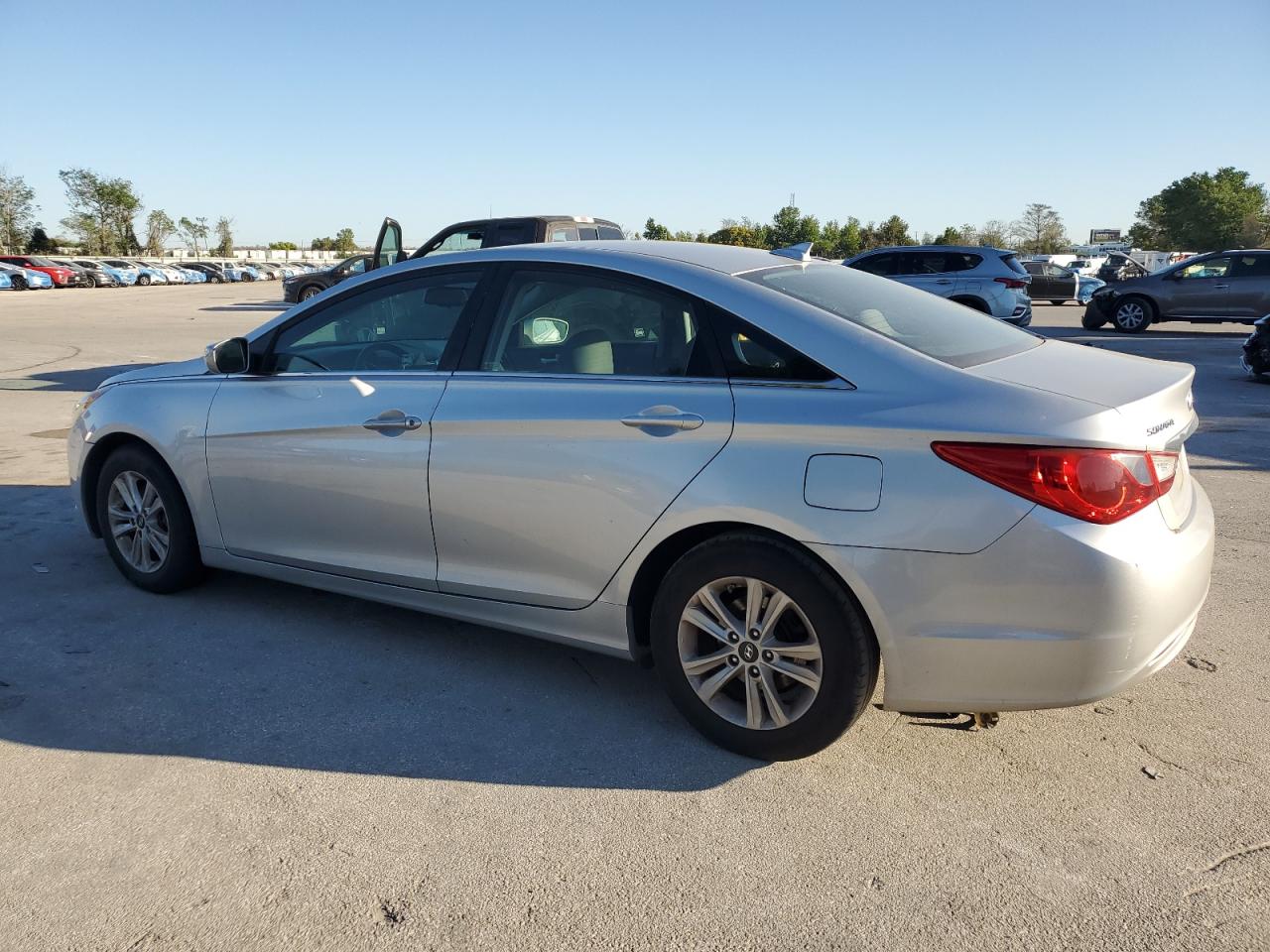 2013 Hyundai Sonata - Image 2
