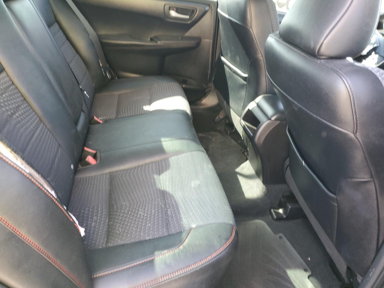 2015 Toyota Camry - Image 10