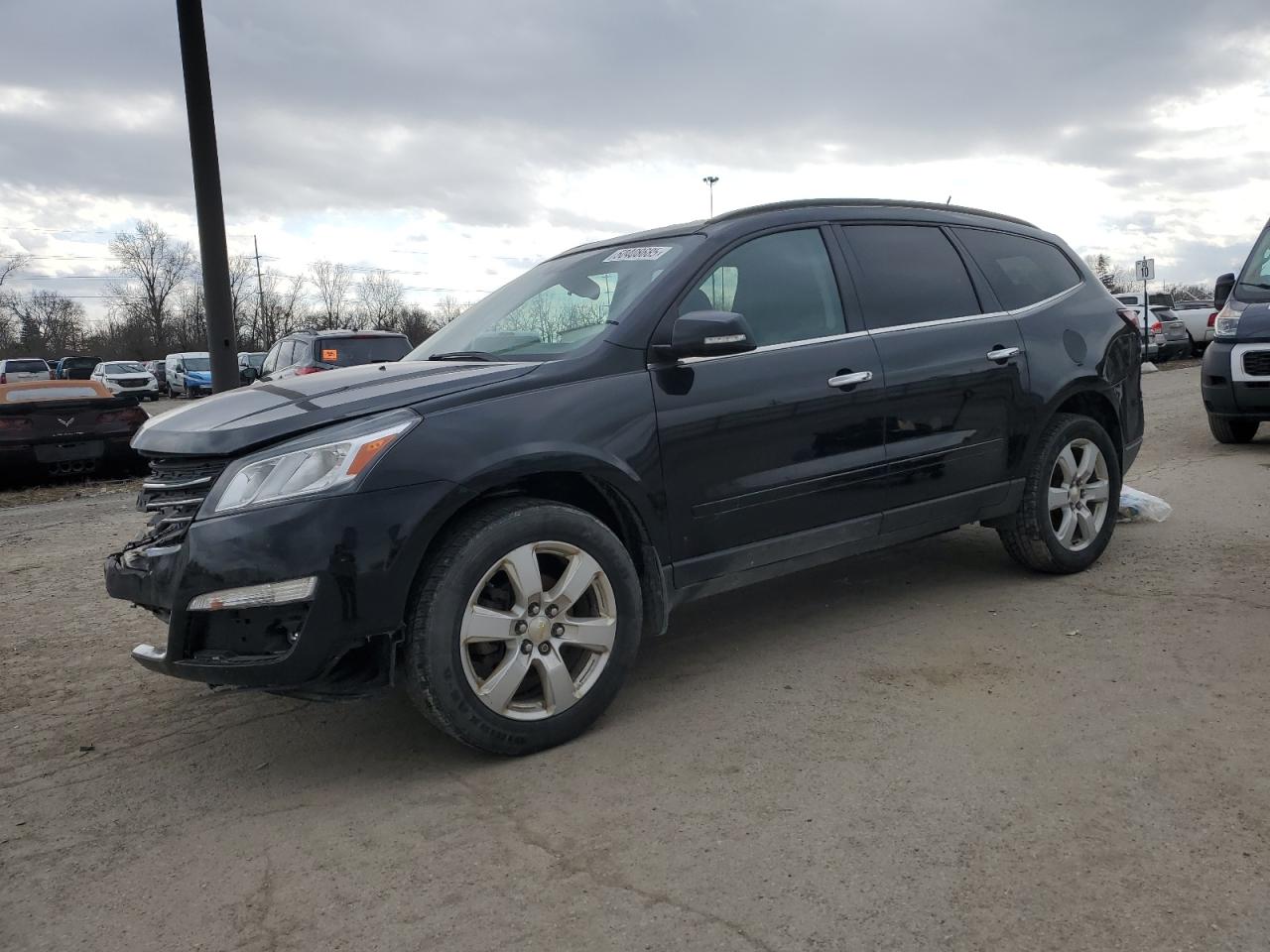 2016 Chevrolet Traverse Lt იყიდება Fort Wayne-ში, IN - Front End