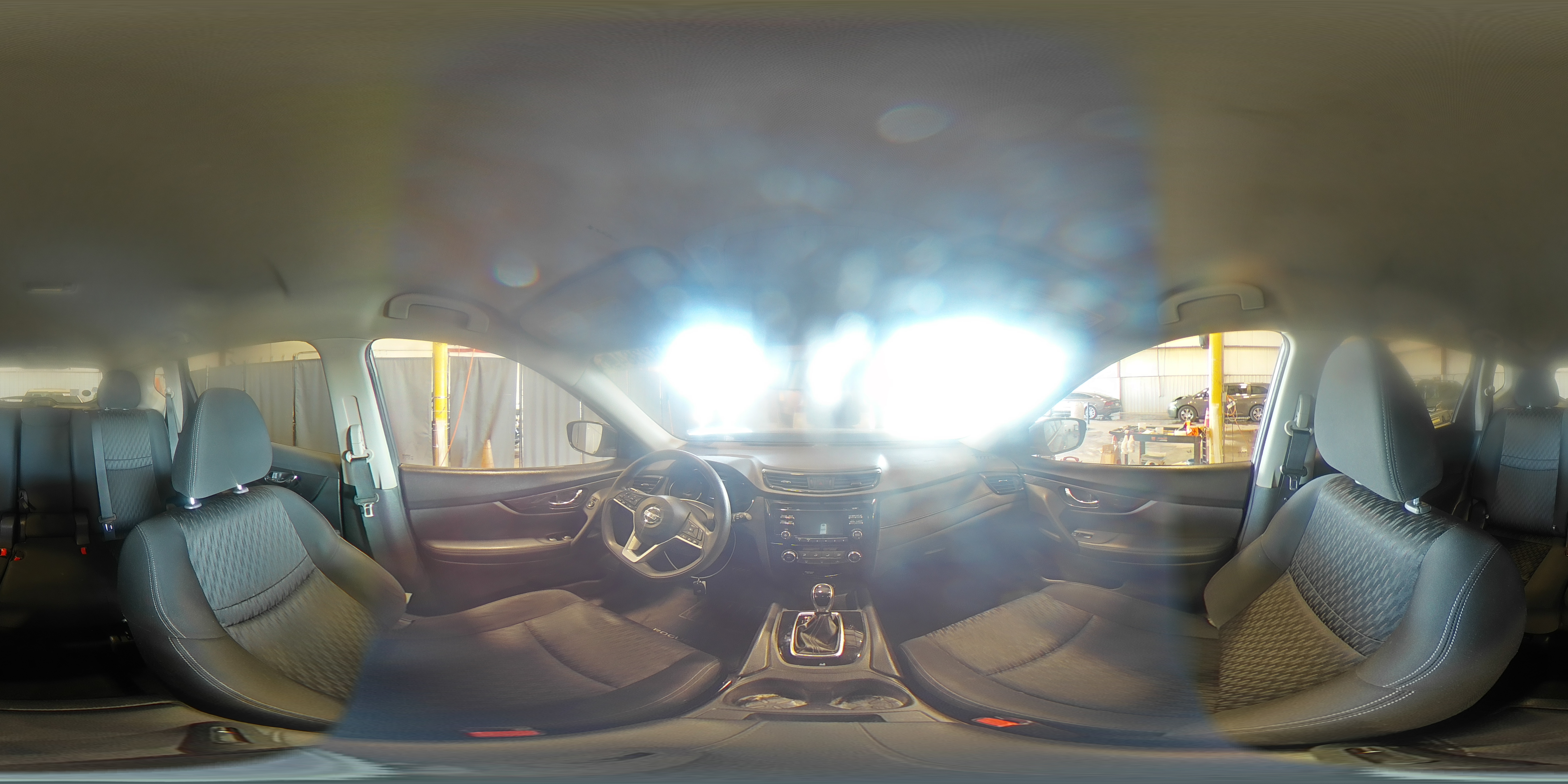 2017 Nissan Rogue - Image 14