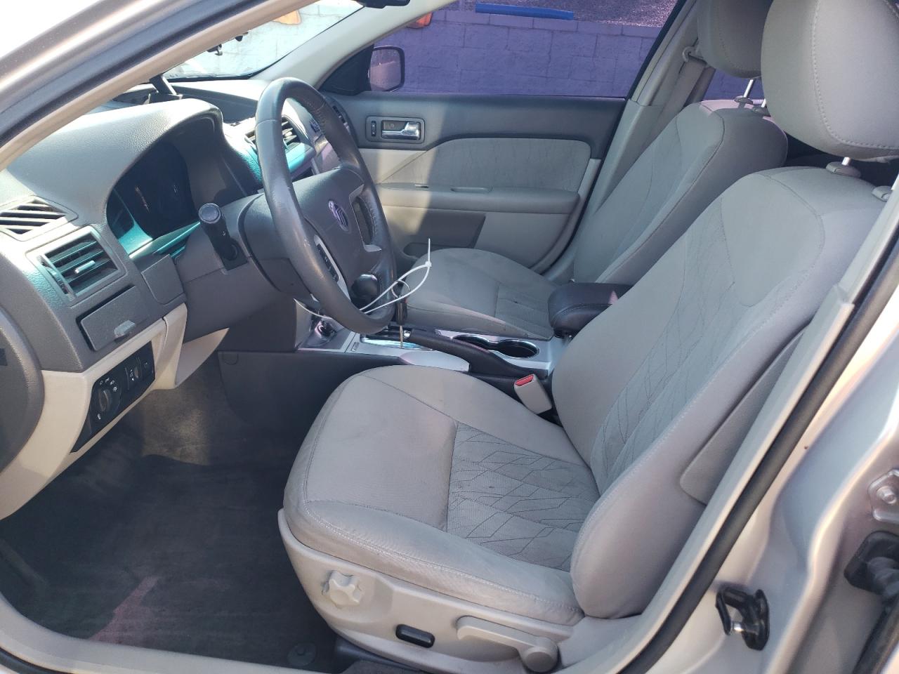 2010 Mercury Milan VIN: 3MEHM0HA8AR642325 Lot: 49280395