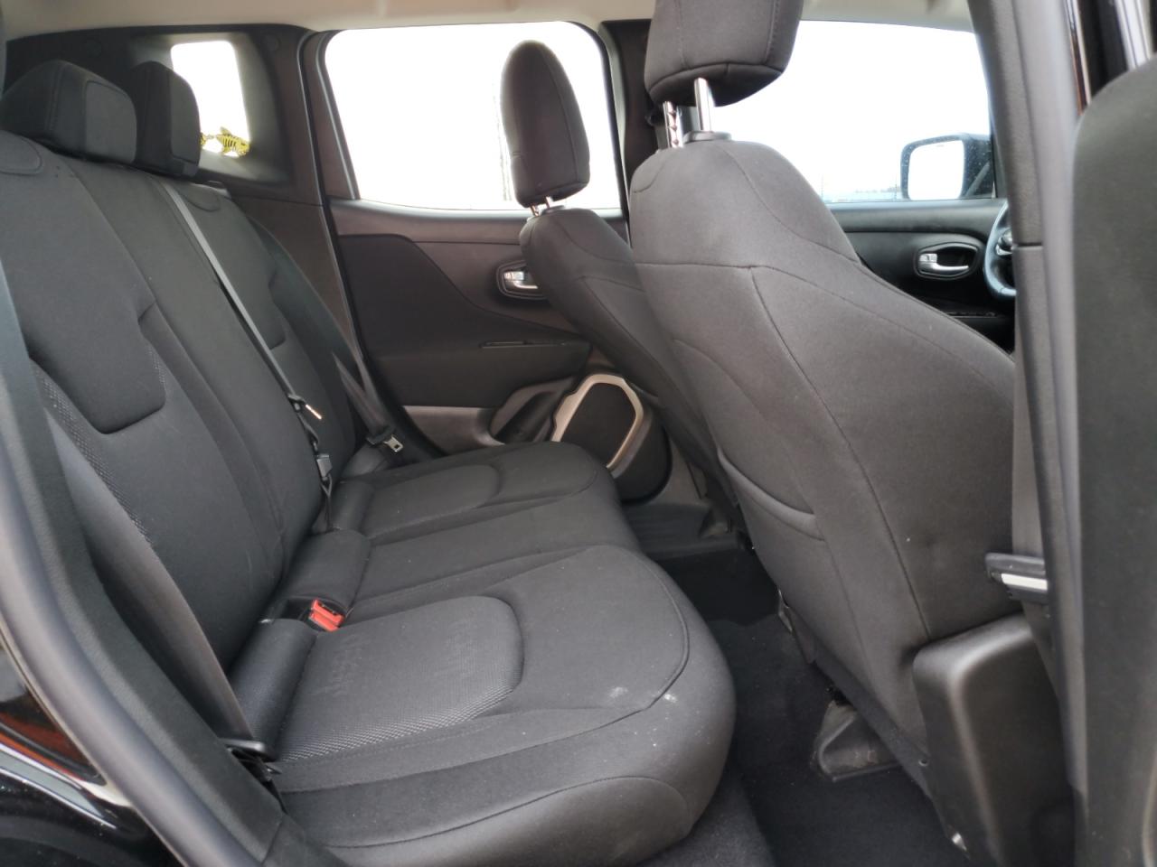 2016 Jeep Renegade - Image 10