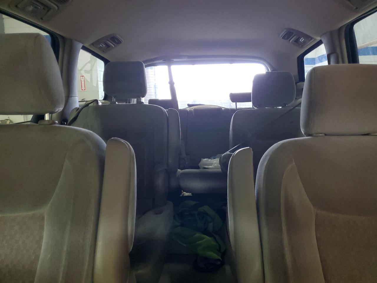 2004 Toyota Sienna - Image 10