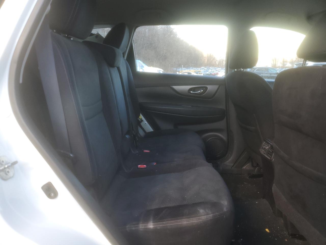 2015 Nissan Rogue - Image 10