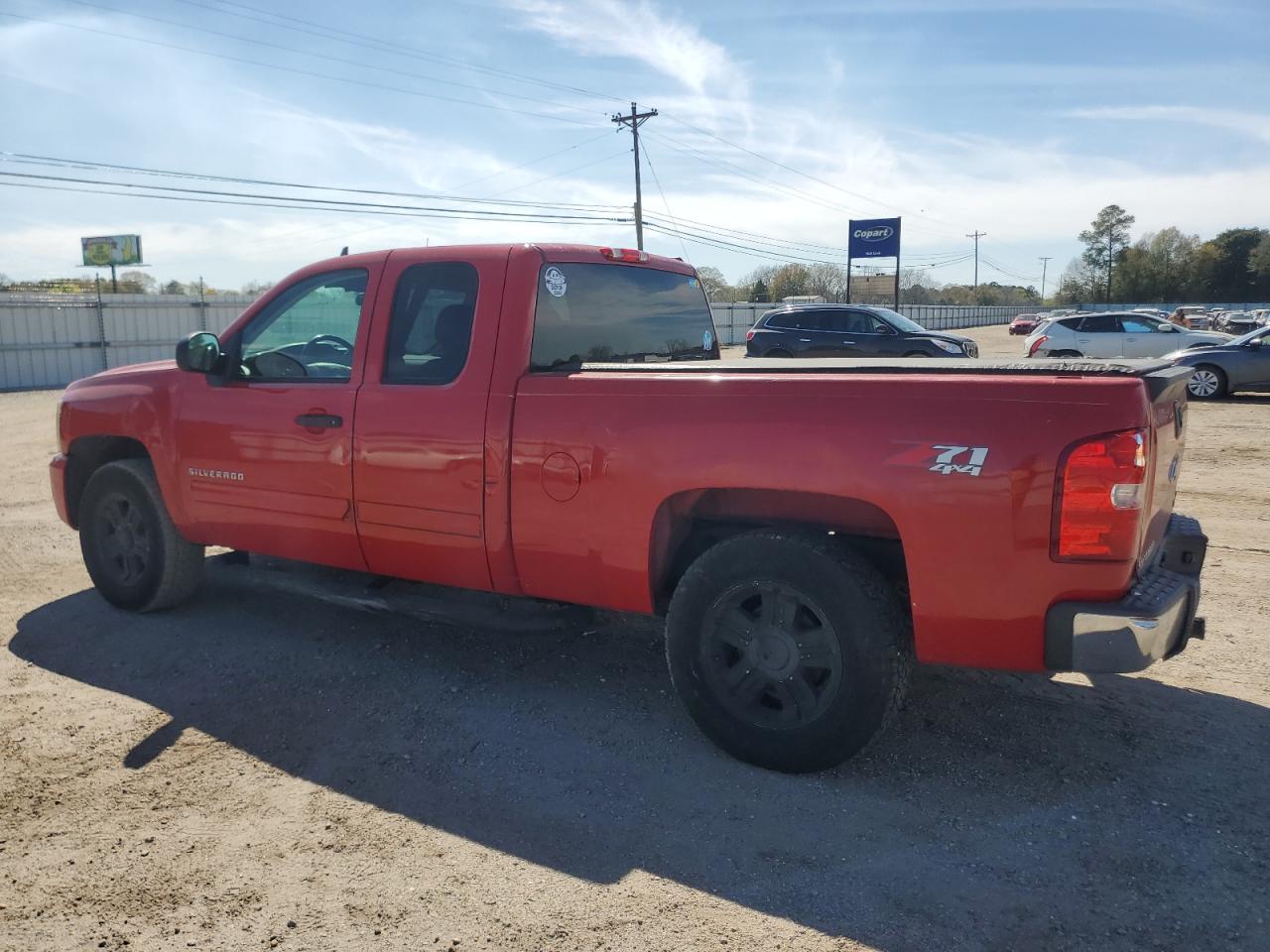 2007 Chevrolet Silverado - Image 2