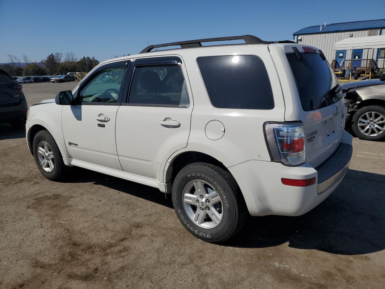 2010 Mercury Mariner - Image 2