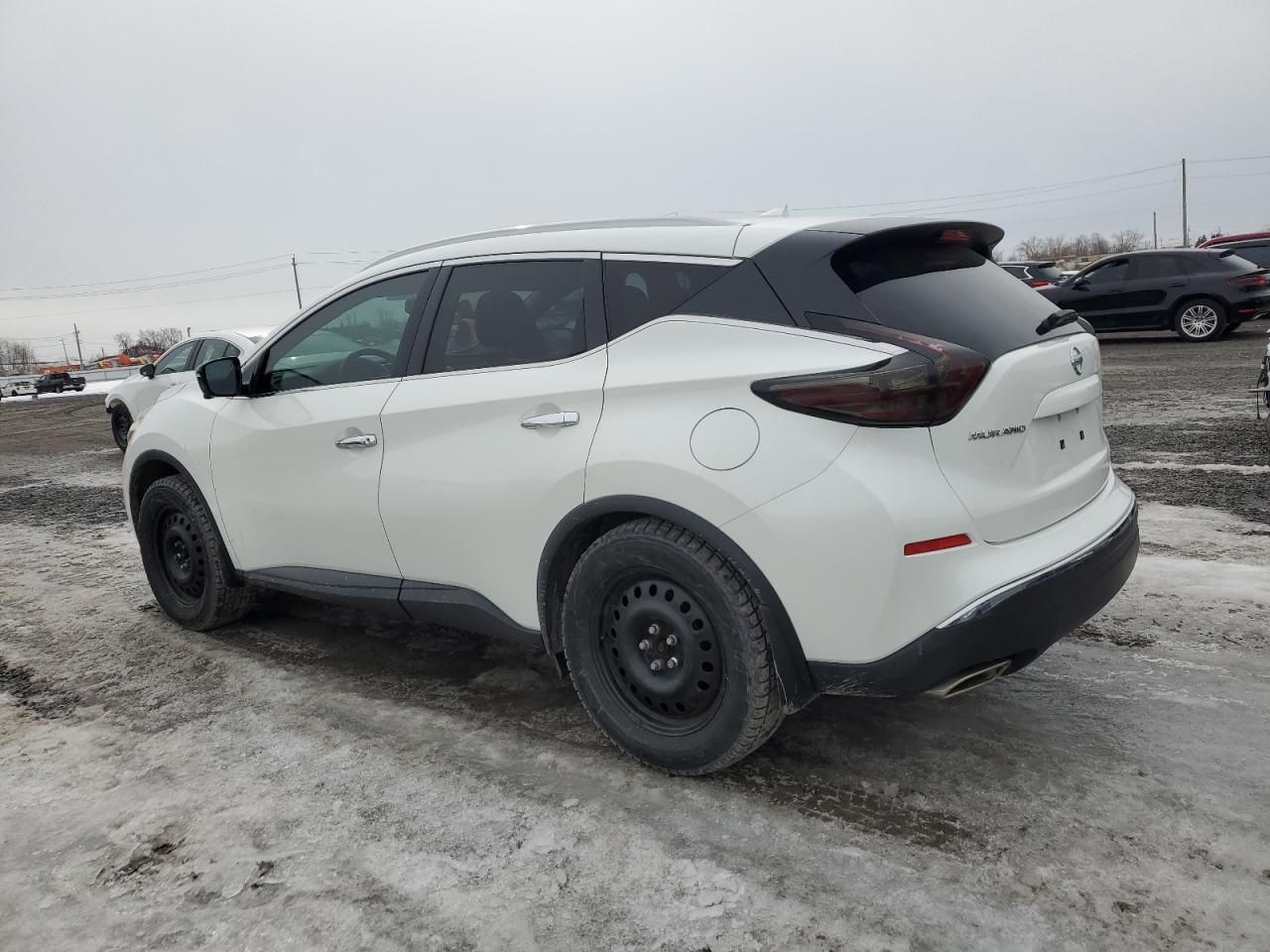 2015 Nissan Murano - Image 2