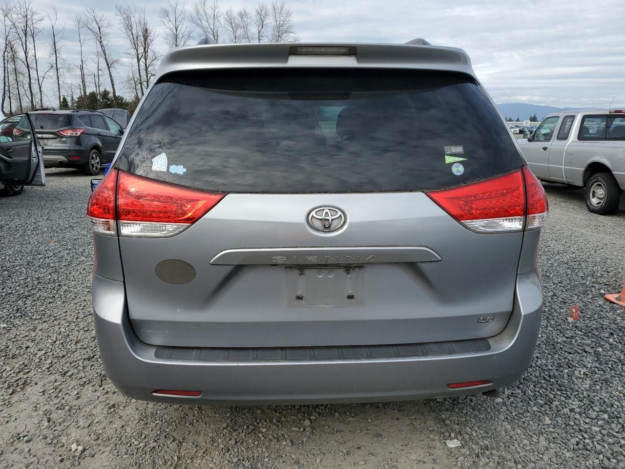 2013 Toyota Sienna - Image 6
