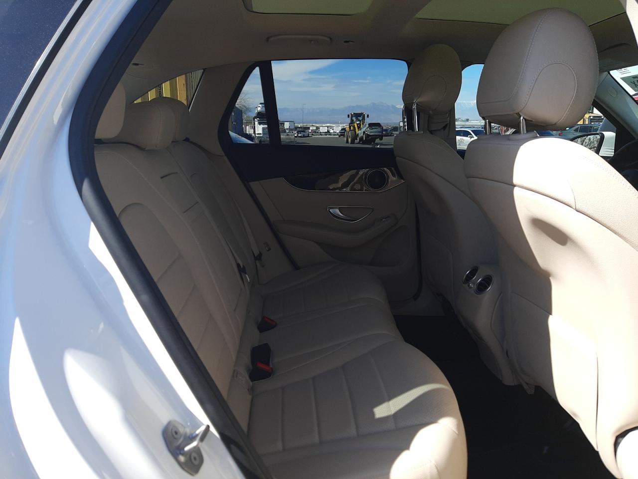 2017 Mercedes-Benz GLC - Image 11