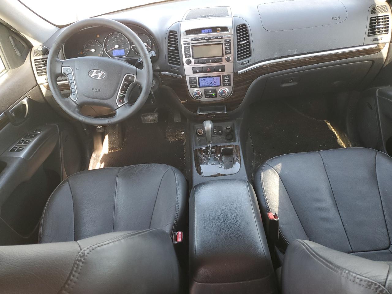 2011 Hyundai Santa Fe - Image 8