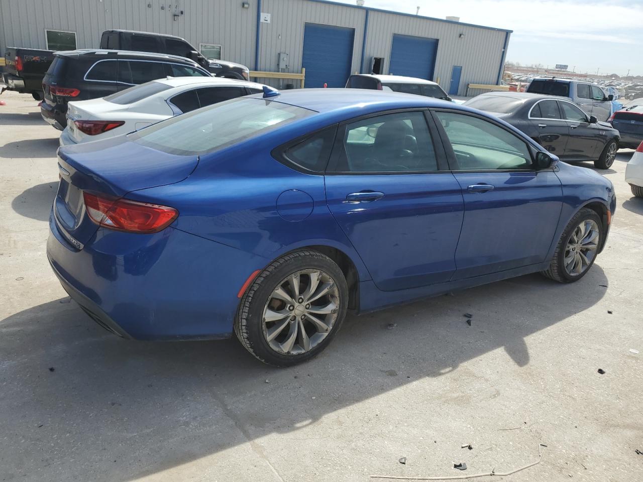 2016 Chrysler 200 - Image 3