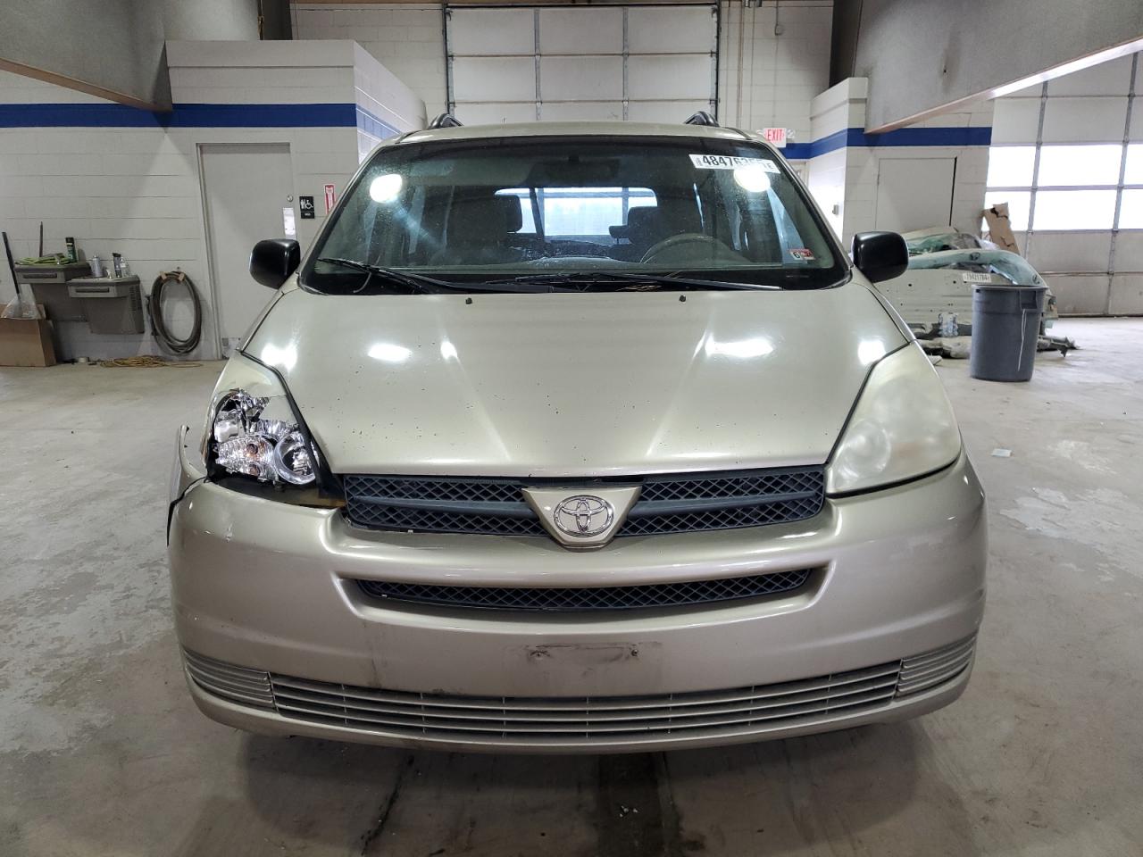 2004 Toyota Sienna - Image 5