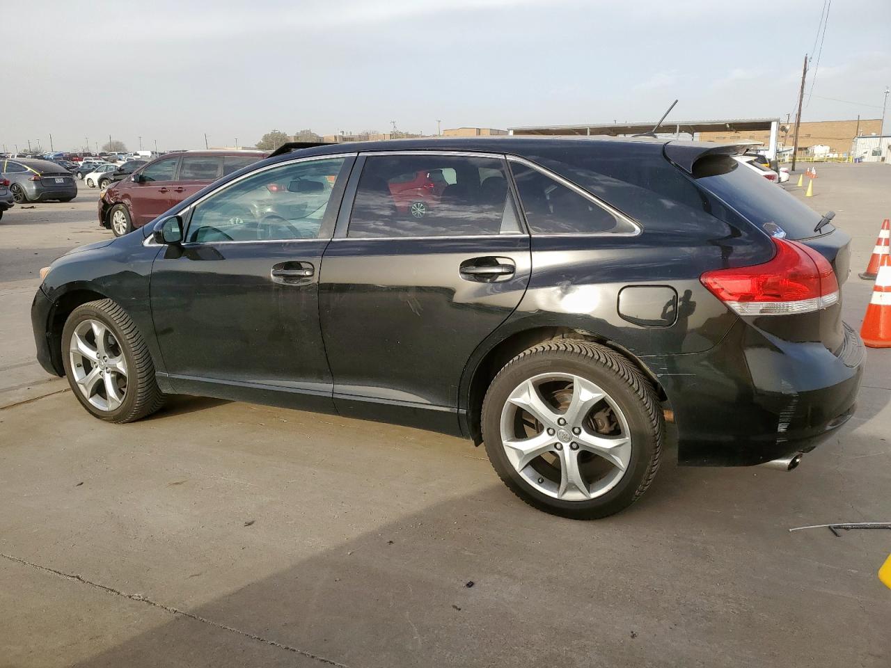 2011 Toyota Venza - Image 2
