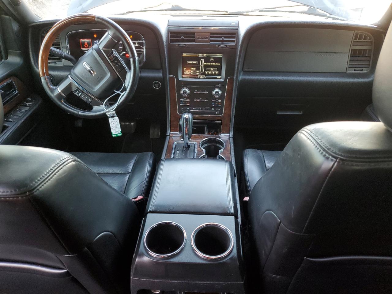 2015 Lincoln Navigator - Image 8