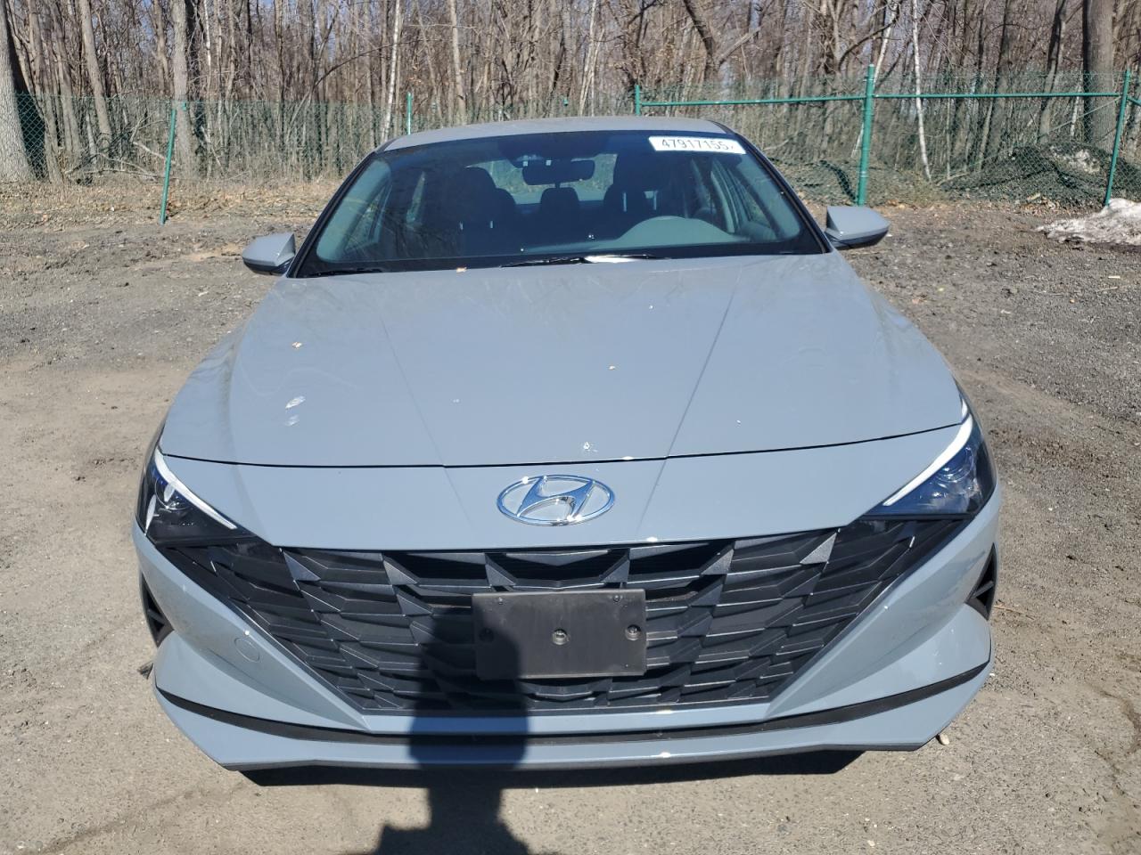 2022 Hyundai Elantra - Image 5