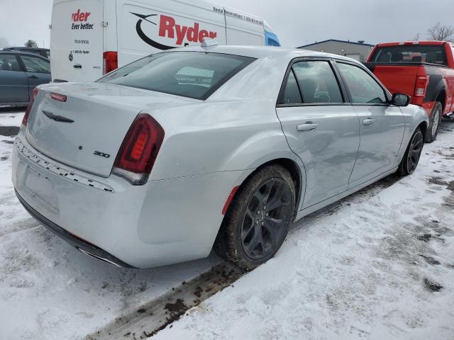  CHRYSLER 300 2020 Srebrny