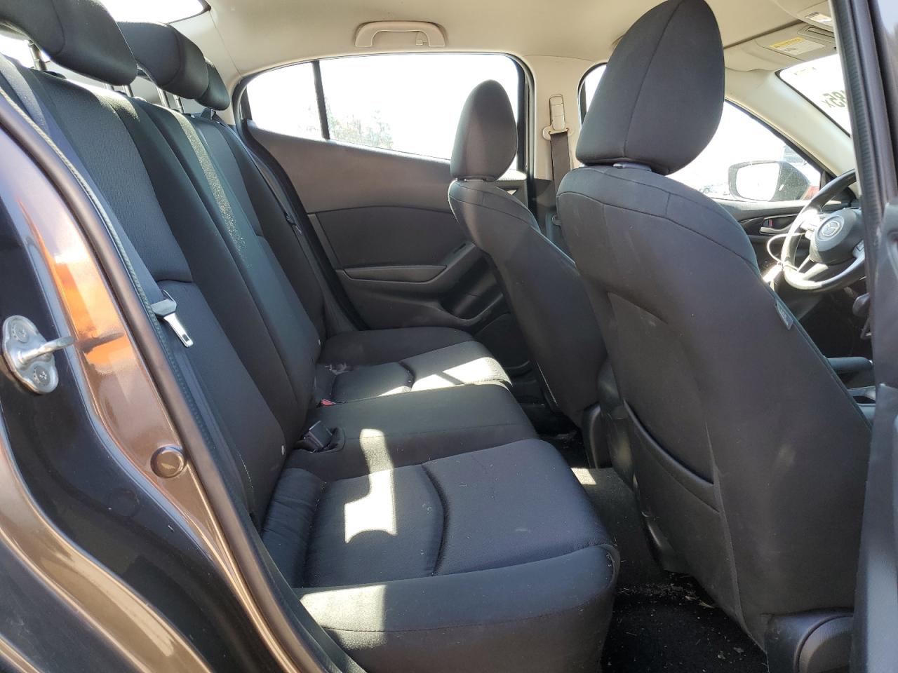 2014 Mazda 3 - Image 10