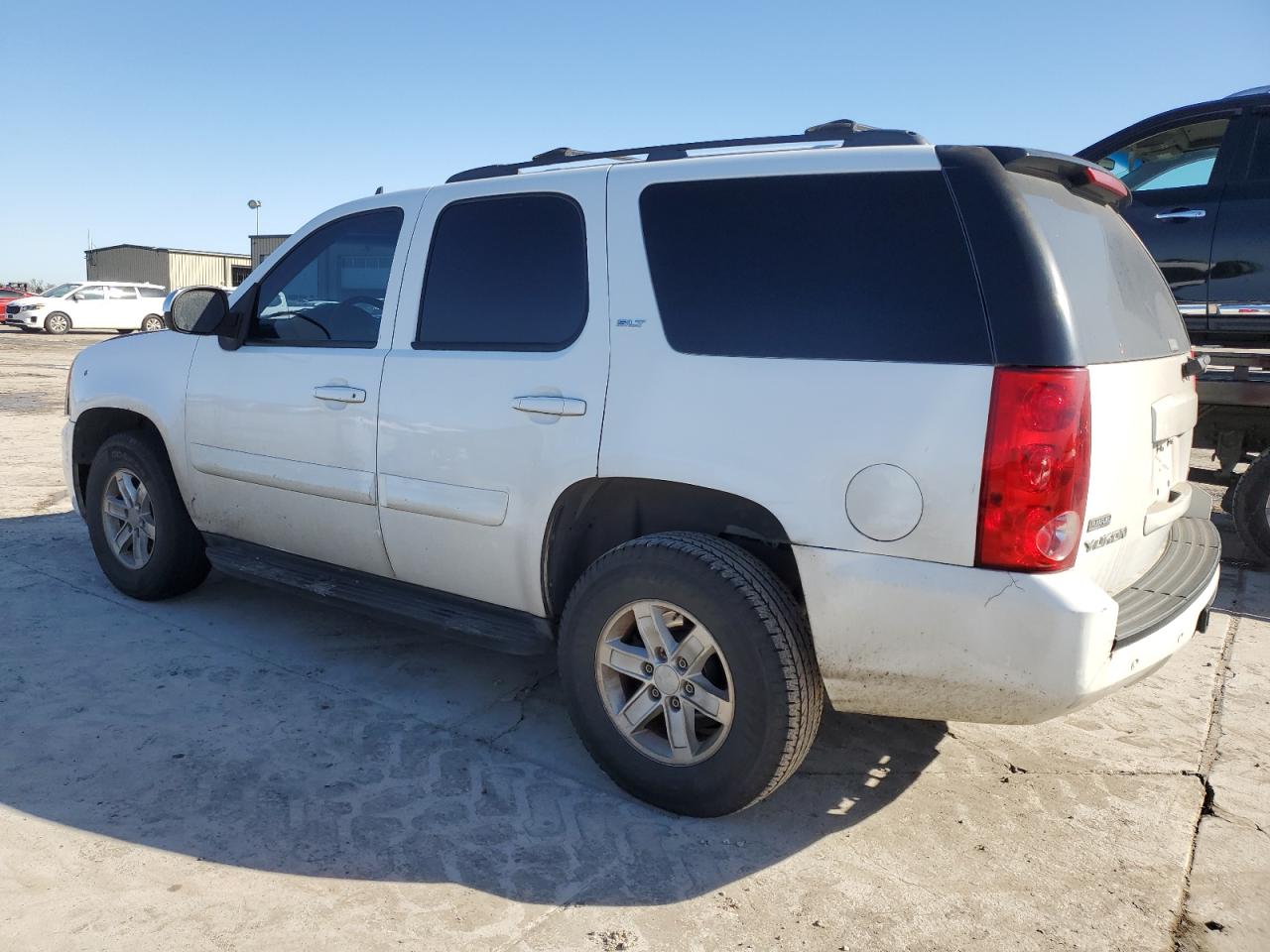 2009 GMC Yukon - Image 2