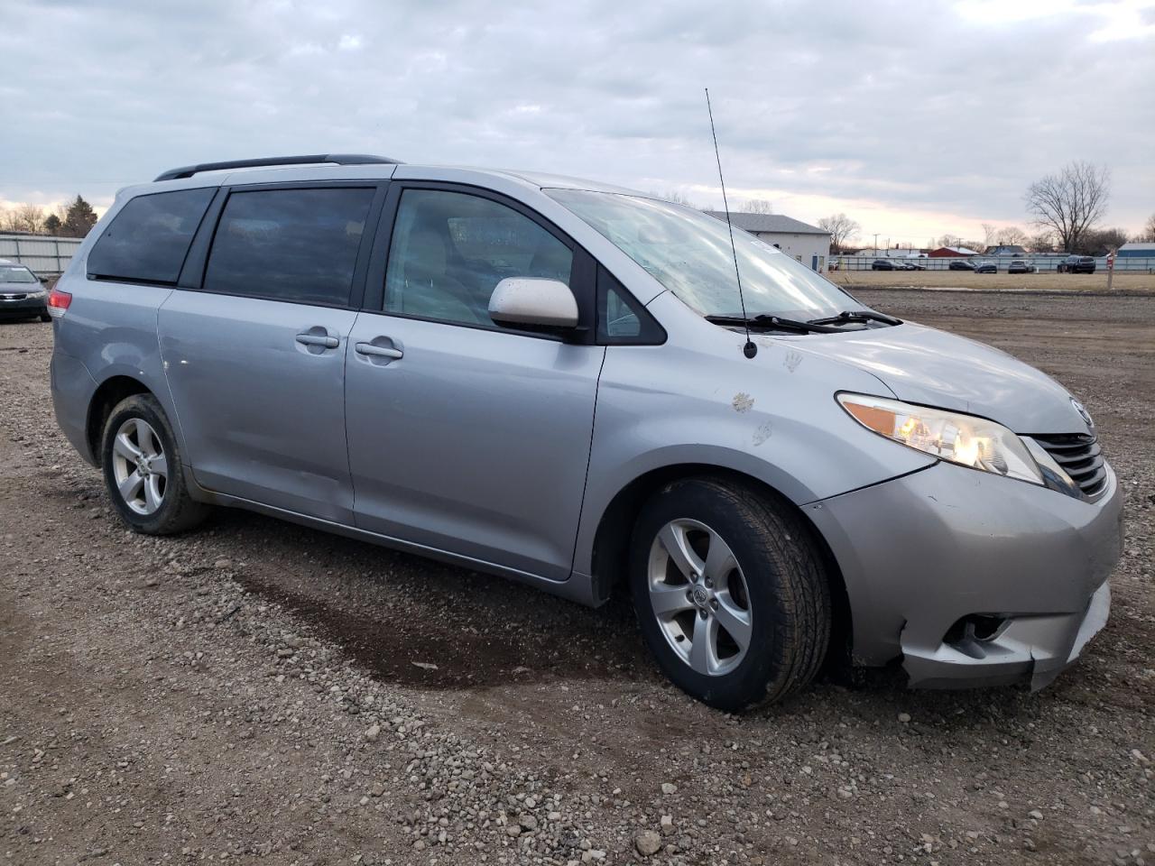 2012 Toyota Sienna - Image 4