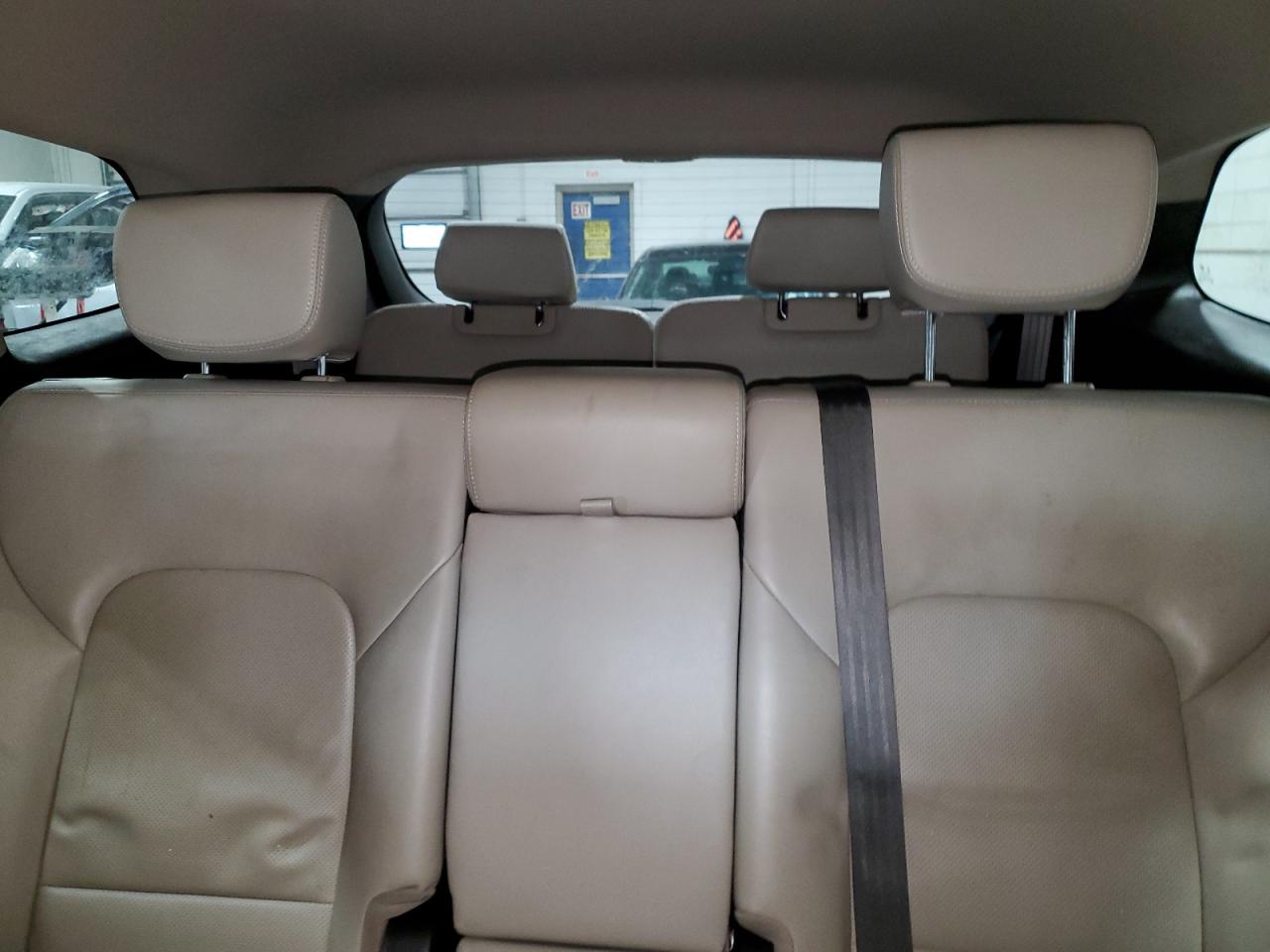 2017 Hyundai Santa Fe - Image 10