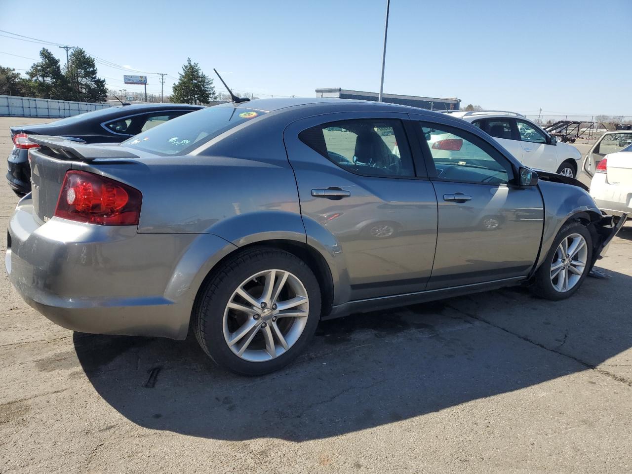 2013 Dodge Avenger - Image 3