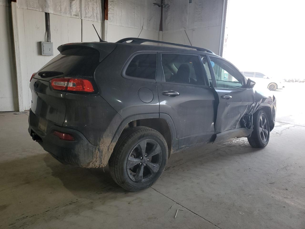 2015 Jeep Grand Cherokee - Image 3